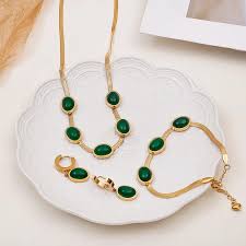 Oval Green Crystal Pendant Necklace Set With Bracelet