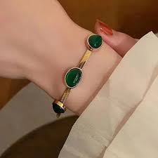 Oval Green Crystal Pendant Necklace Set With Bracelet